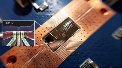 两个硅量子比特可以在相对较远距离内通信